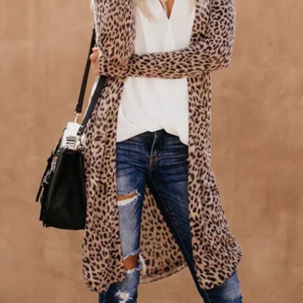 ✨HP✨ Knee Length Leopard Print Cardigan - Picture 2 of 8